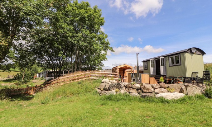 Oswestry Cottage | THE MOORHEN RETREAT, romantic, character holiday cottage in Trefonen