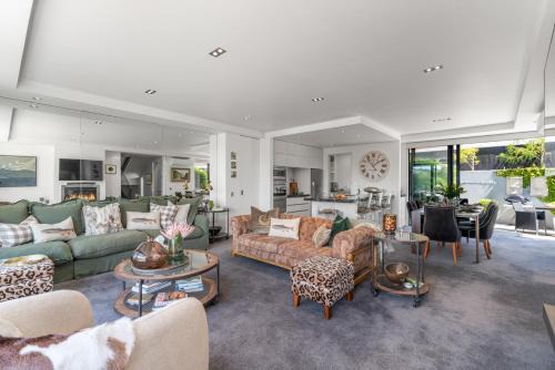 Two Mile Bay Apartment | The Moorings Apartment 3 - Walk to the Lake!