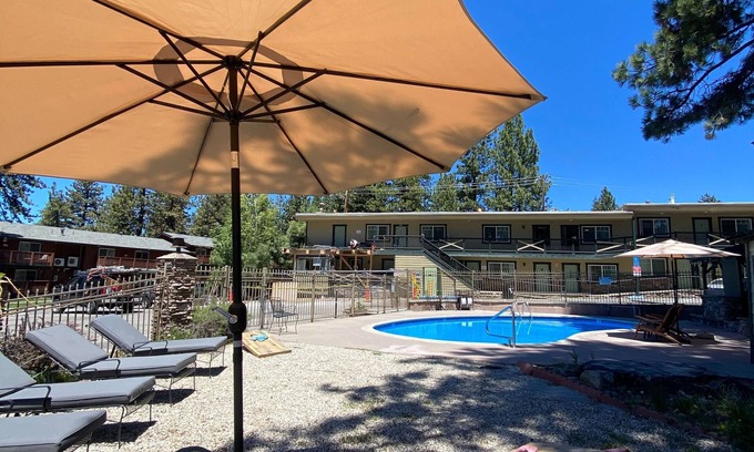 Lakeside Park Cabin | The Moose and Maple Lodge