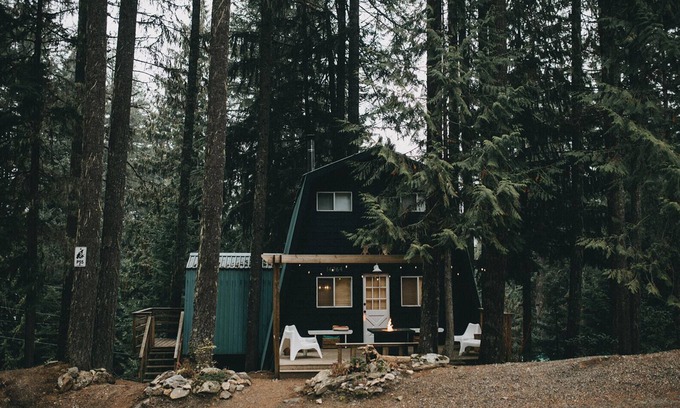 Sunshine Valley Cabin | The Moosewood - Sunshine Valley Retreat