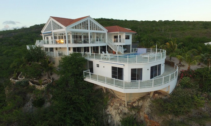 Soto Villa | The Most Beautiful and Relaxing Oceanfront Views of Curacao