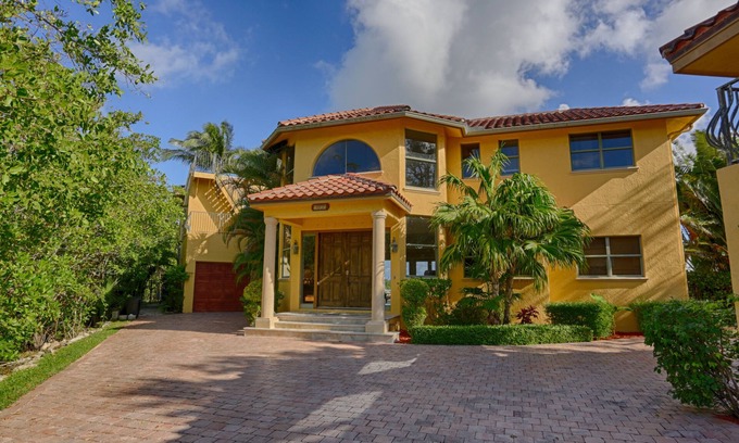 Old Town Hall House | The Most Exclusive Waterfront Property in Jupiter. Private and Close to Dining