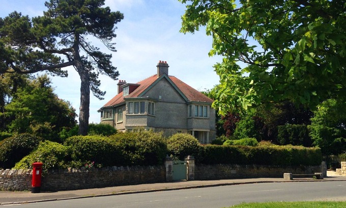 Swanage Villa | The Mount Swanage - sleeps 16 guests in 7 bedrooms