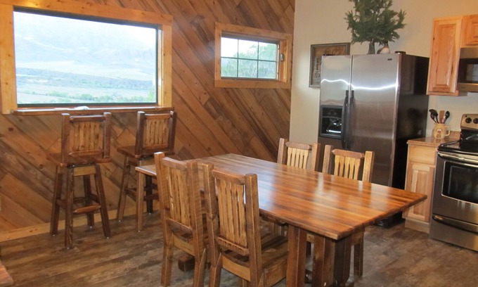 Wapiti Cabin | The Mountain Man - Yellowstone and Cody Cabin with spectacular views