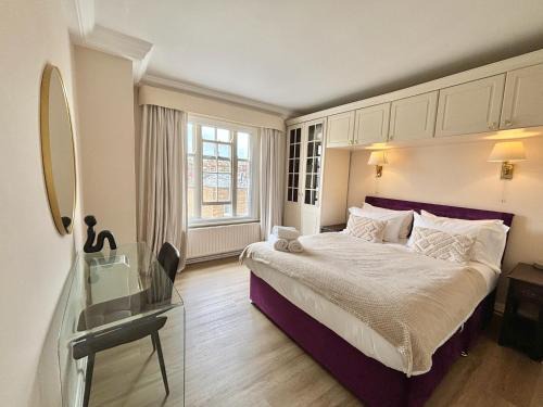 Belgravia Apartment | The Mozart Suite by Sloane Square