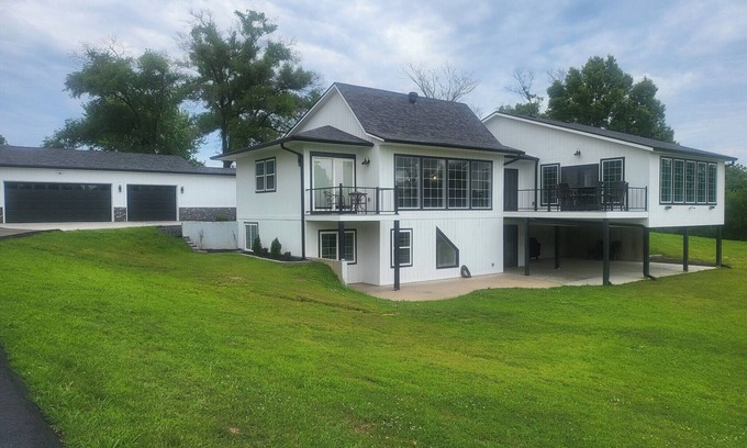 Liberty House | The MT House - Liberty, Missouri