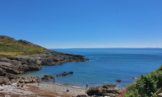 Mumbles Cottage | The Mumbles - Bungalow - 2 Bedrooms - Pet Friendly