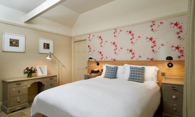 East Woodyates Hotel | The Museum Inn