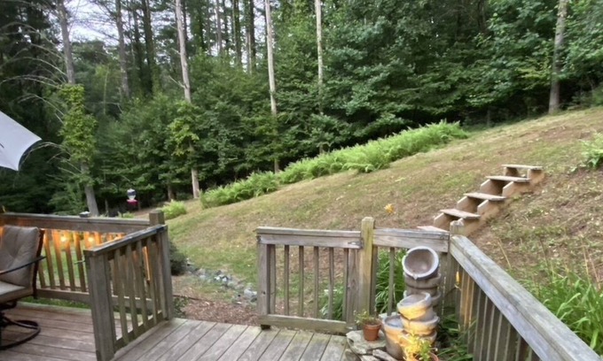 West Jefferson Cabin | The name says it all! On the deck or by the fire-pit...