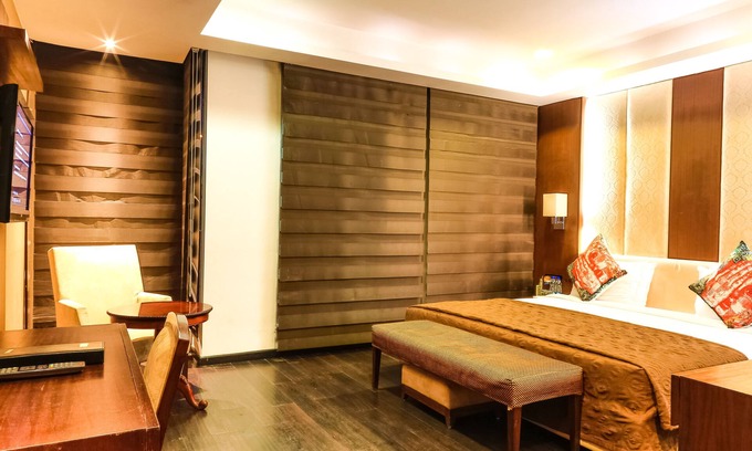Jasola Hotel | The Nanee Suites