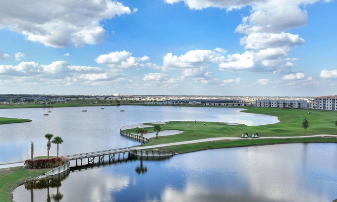 Immokalee Condo | The Naples golfers paradise awaits at The National Golf & Country Club resort