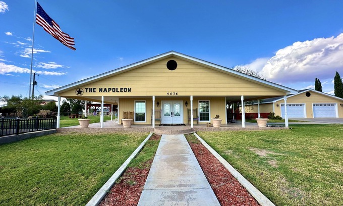 Fort Stockton House | The Napoleon