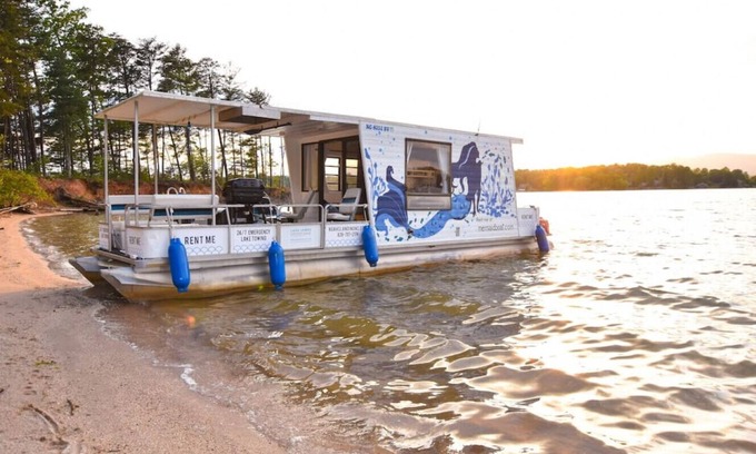 Nebo Boat Rental | The Narai - A Mermaid Houseboat on Lake James, NC