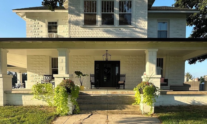 Hurricane Mills Bed & Breakfast | The Nashville - Bed & Breakfast
