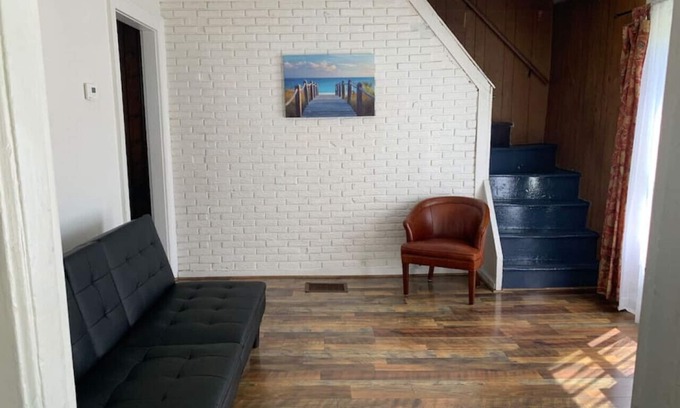 Oswego Condo | The Navy (Near Lake Ontario)