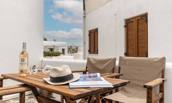 Naxos House | The Naxos Loft with view of the Castle