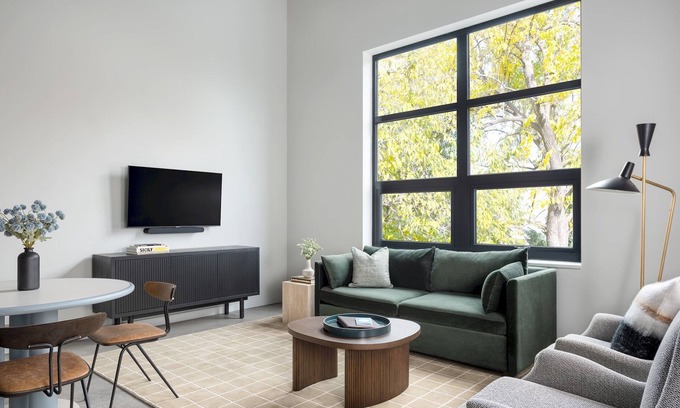 Near West Side Apartment | The Neighborhood Hotel - Little Italy Two Bedroom