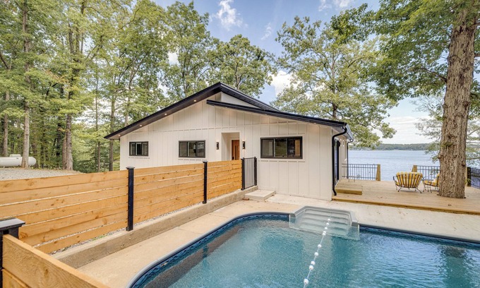 Downsville House | The Nest at Eagle Bay Cove on Lake D'Arbonne with pool, boathouse and game room!
