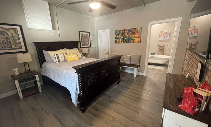 Van Buren Apartment | The Nest at Main Street Suites: Unique Apt in historic downtown Van Buren, AR