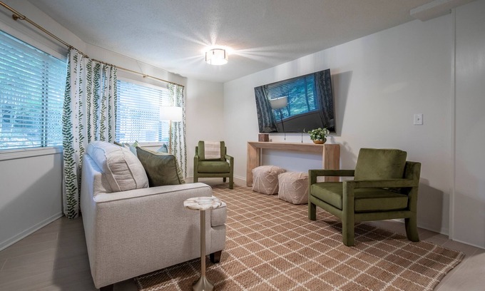 Oxford Condo | The Nest, Discounted rate for S. Carolina game!