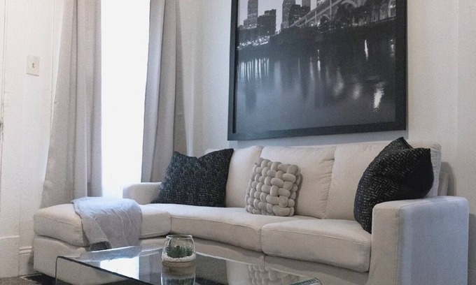 East Cleveland House | The Nest On Alcoy