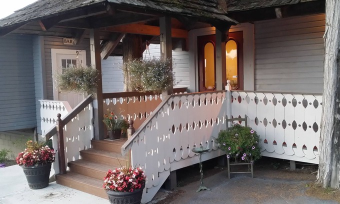 Saratoga Springs House | The Nest on Saratoga Lake
