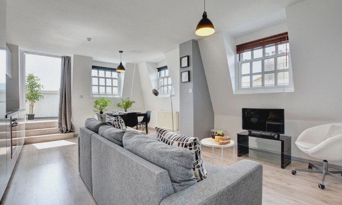 Montpelier House | The Nest - One Bedroom House, Sleeps 2