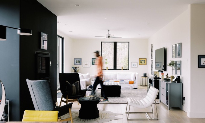 Traverse City Condo | THE NEST: Penthouse, Huge Balcony, Free Parking, Memories