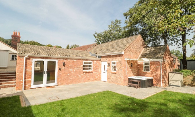 North Petherton Cottage | THE NEST, pet friendly, character holiday cottage in North Petherton
