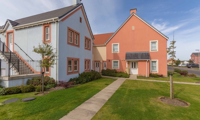 Kilrenny Apartment | The Neuk, 2 Bedroom Apartment in Stunning Coastal Town Location.