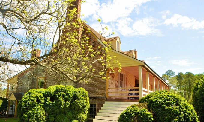 New Kent House | The New Kent Ordinary and Bassett's Tavern, Historic Luxury Vacation Rental