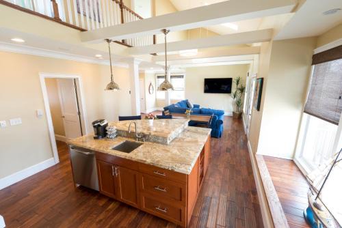 Yachting Village Apartment | The Newport Lofts - 546 Thames Street