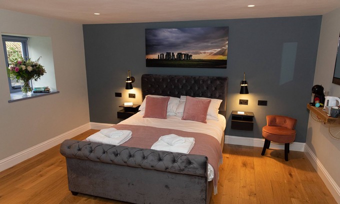 Wincanton Hotel | The Nog Inn