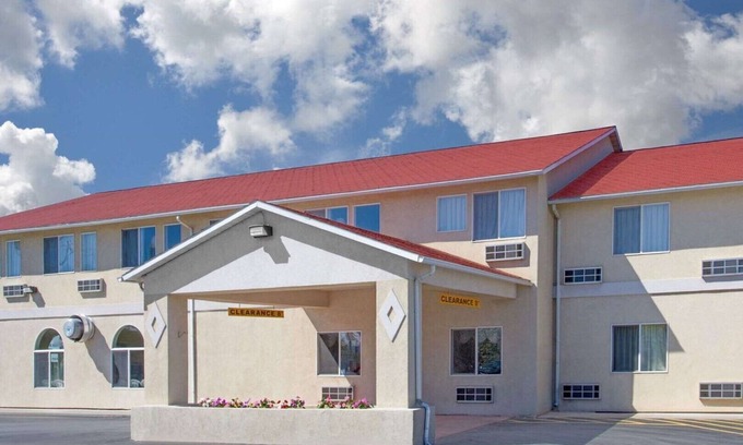 Vernal Hotel | The Non-Smoking King Room