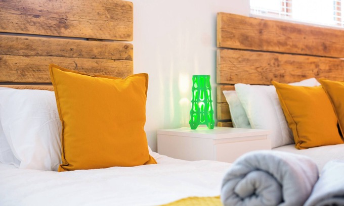 St. Thomas House | The Nook, Close to Swansea City Centre
