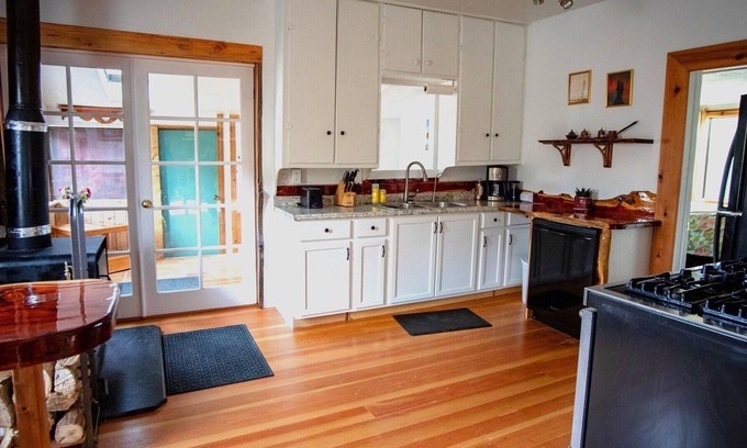 Crawford House | The Nook, Creekside Treasure