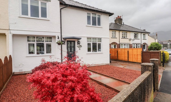 Keswick House | THE NOOK, pet friendly, luxury holiday cottage in Keswick