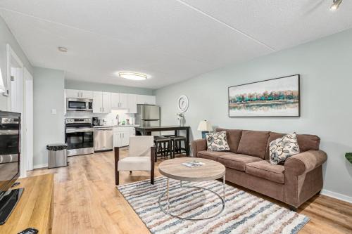 Collingwood House | The Nordic - Central Collingwood Condo