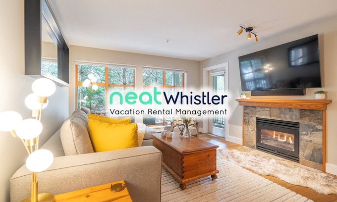 Whistler Cay Estates House | The North Star 1Bdr Townhouse w'Pool&Hot tub