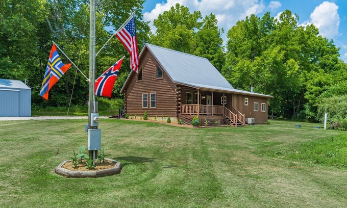 McArthur House | The Norwegian Wood - Near Hocking Hills!