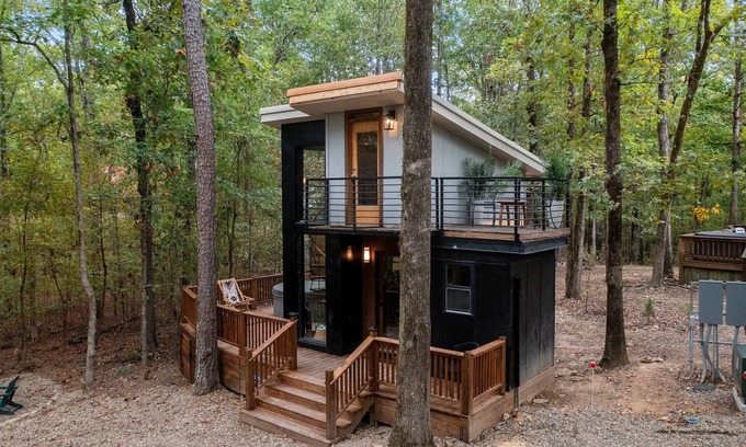 Broken Bow Cabin | The Novia - Woodsy Couples Retreat