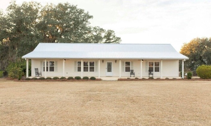 Adel House | The Oak House at Bullard Estates