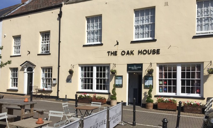 Axbridge Hotel | The Oak House