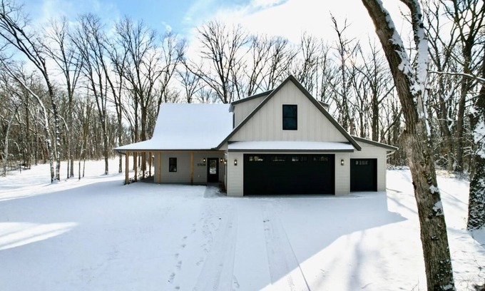 Battle Lake House | The Oaken House - A brand new home on Otter Tail Lake 700 ft of Sandy Beach!
