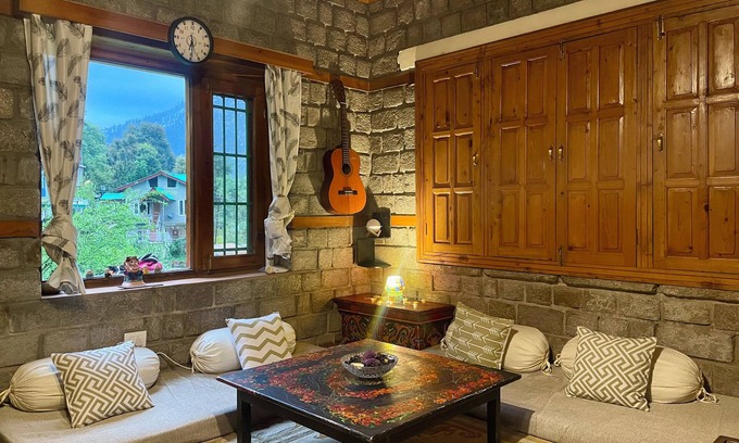 Manali House | The OakHurst