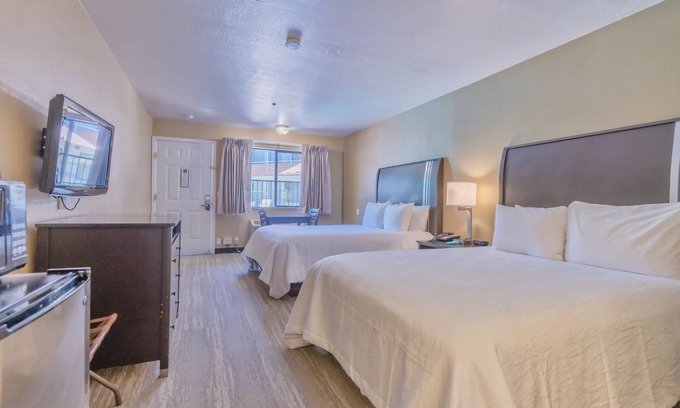 Oakhurst Hotel | The Oakhurst Inn at Yosemite