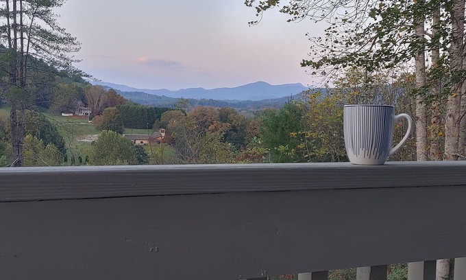 Franklin House | The Octagon House: long-range views, fireplace, easy access, close to town