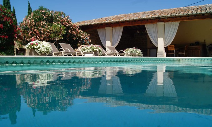 Entraigues-sur-la-Sorgue Villa | THE OLD MILL*, Authentic in PROVENCE with heated swimming pool