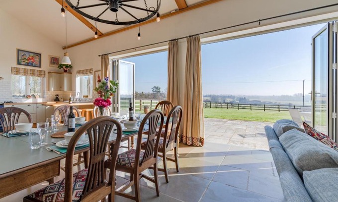 Witney House | The Old Barn