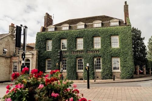 Huntingdon Hotel | The Old Bridge